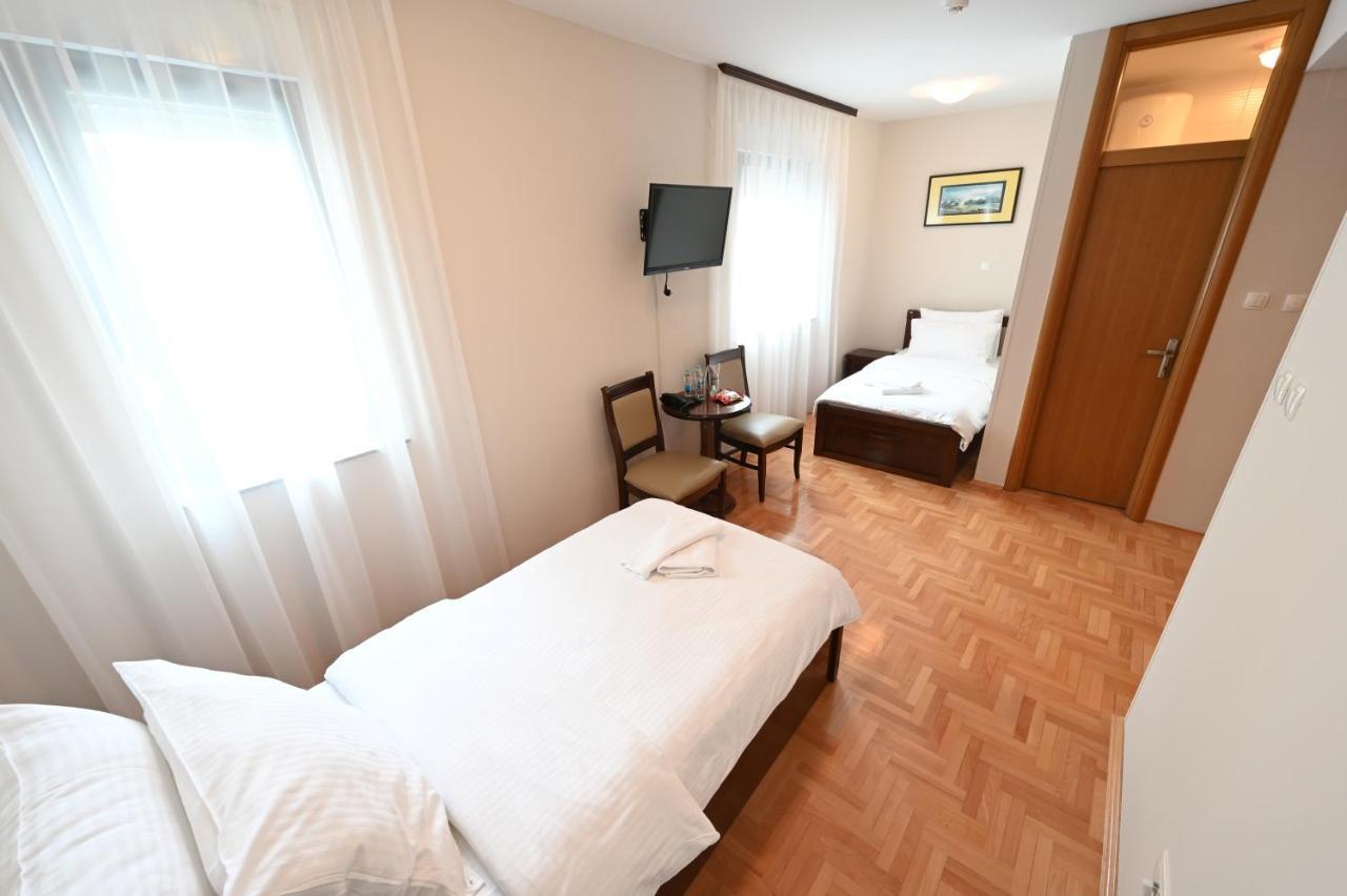 Hotel "Jkc Banja Luka" 外观 照片