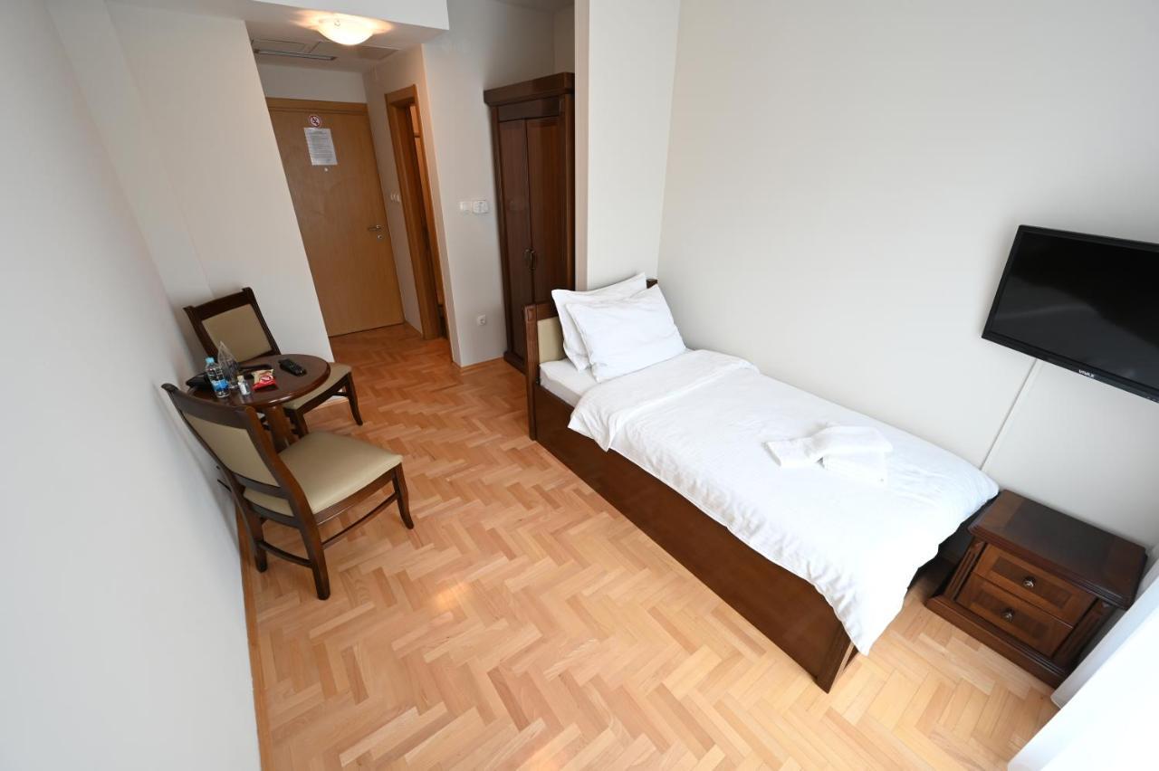 Hotel "Jkc Banja Luka" 外观 照片