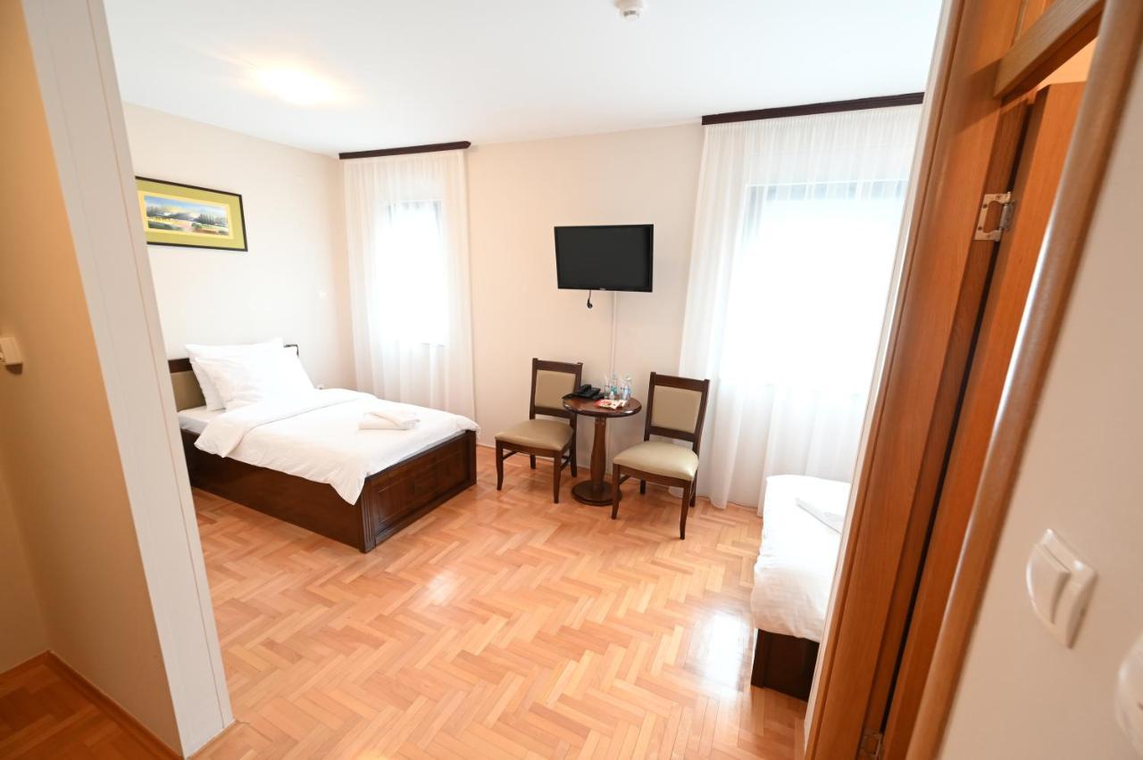 Hotel "Jkc Banja Luka" 外观 照片