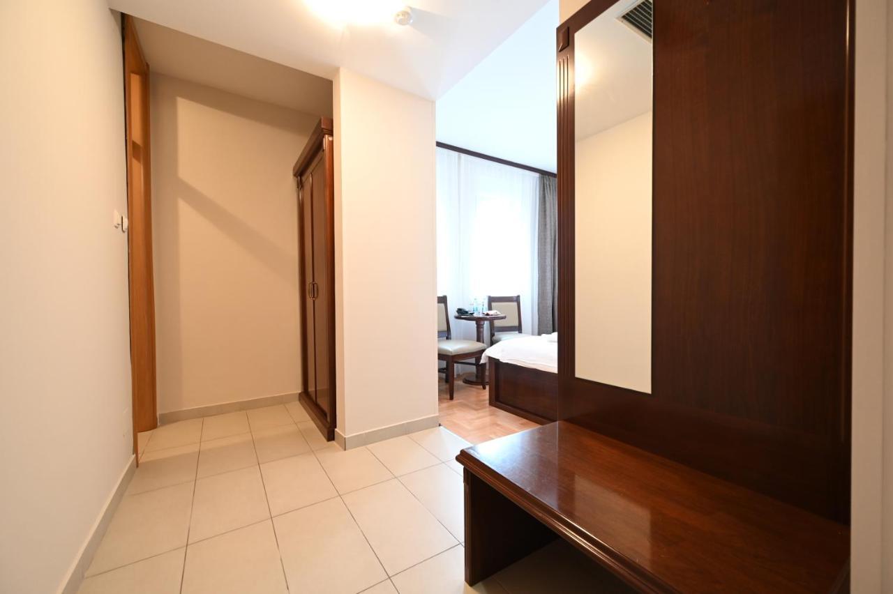Hotel "Jkc Banja Luka" 外观 照片
