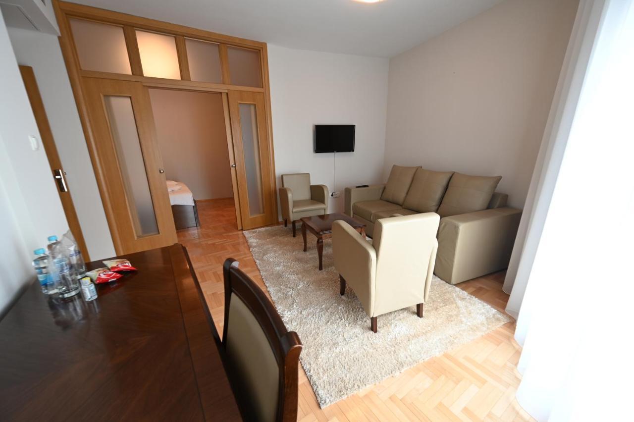 Hotel "Jkc Banja Luka" 外观 照片